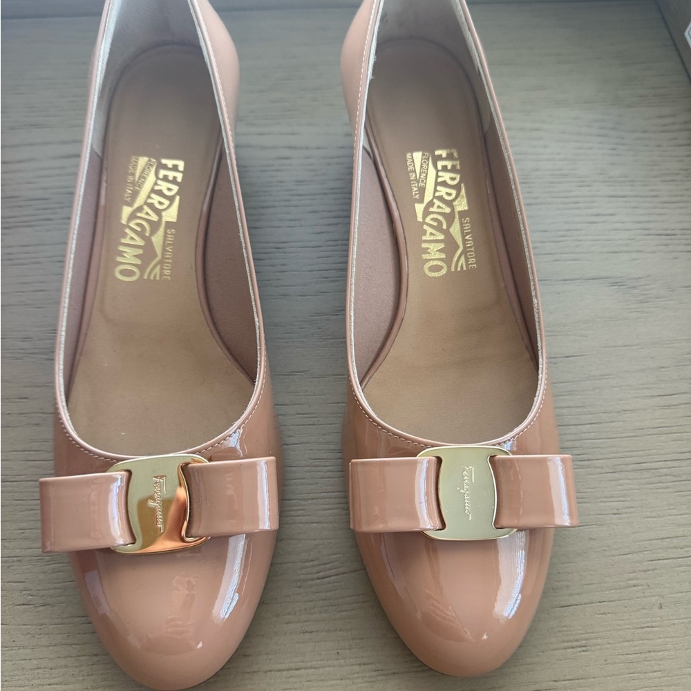 Salvatore Ferragamo Women's Nude Patent Bow Flats